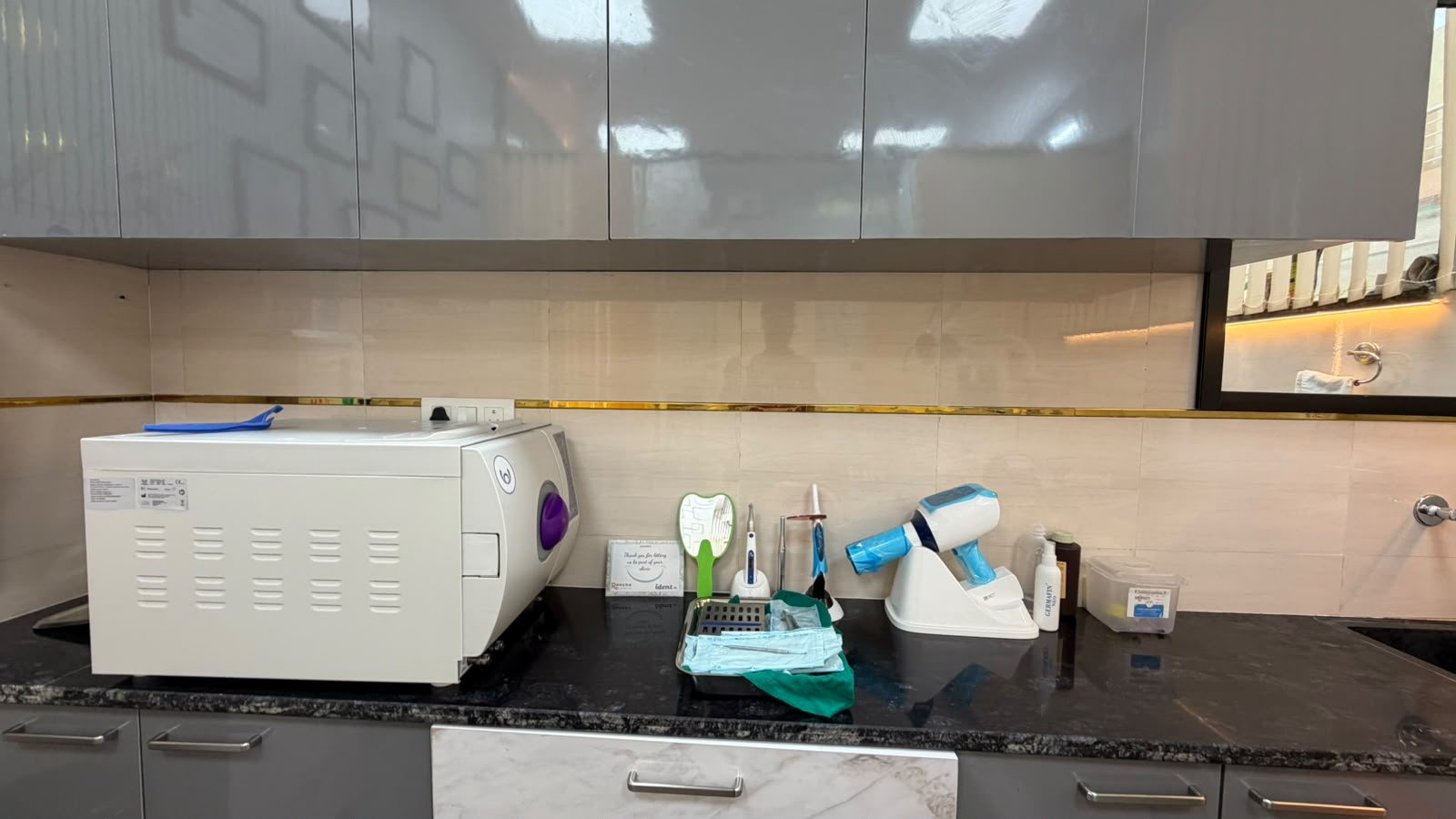 Sterilization counter with Class B autoclave