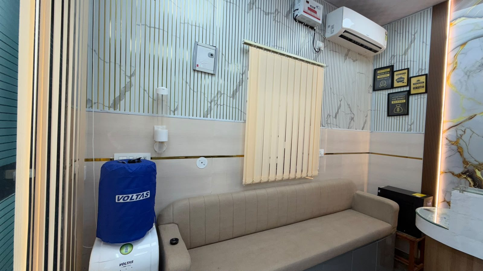 Waiting lounge at Dentinium Dental Studio